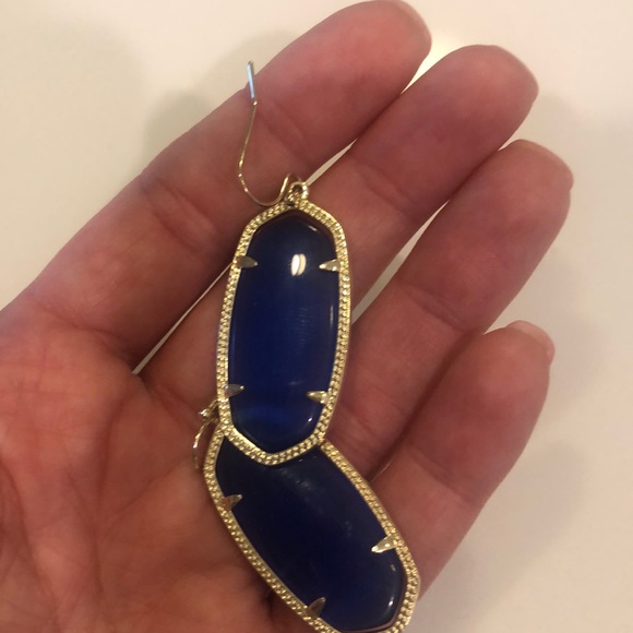 Kendra Scott Elle Earings - Picture 6 of 7